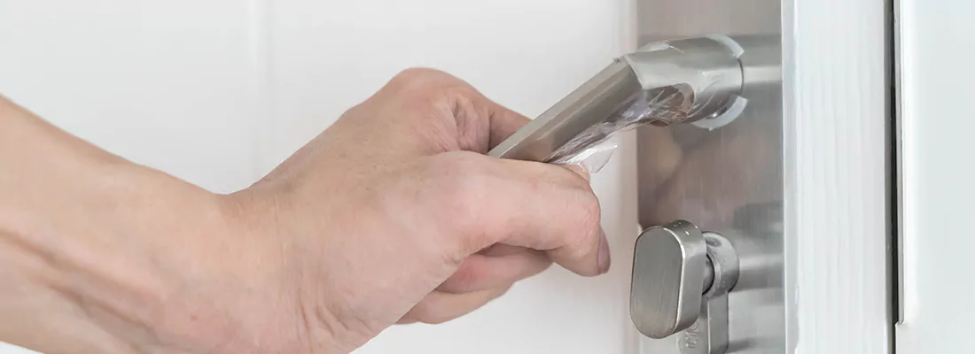 Expert Garage Door Opener Repair and Installation in Sarasota Springs, FL