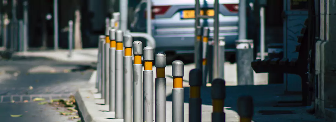 Safe and Convenient Retractable Barrier Column Systems for Properties in Sarasota Springs, FL